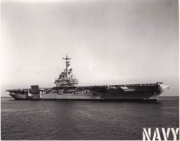 Bennington leaving Hunter's Point Naval Shipyard in San Francisco 