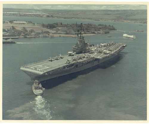 CVS-20 USS BENNINGTON LEAVIGN PEARL HARBOR 